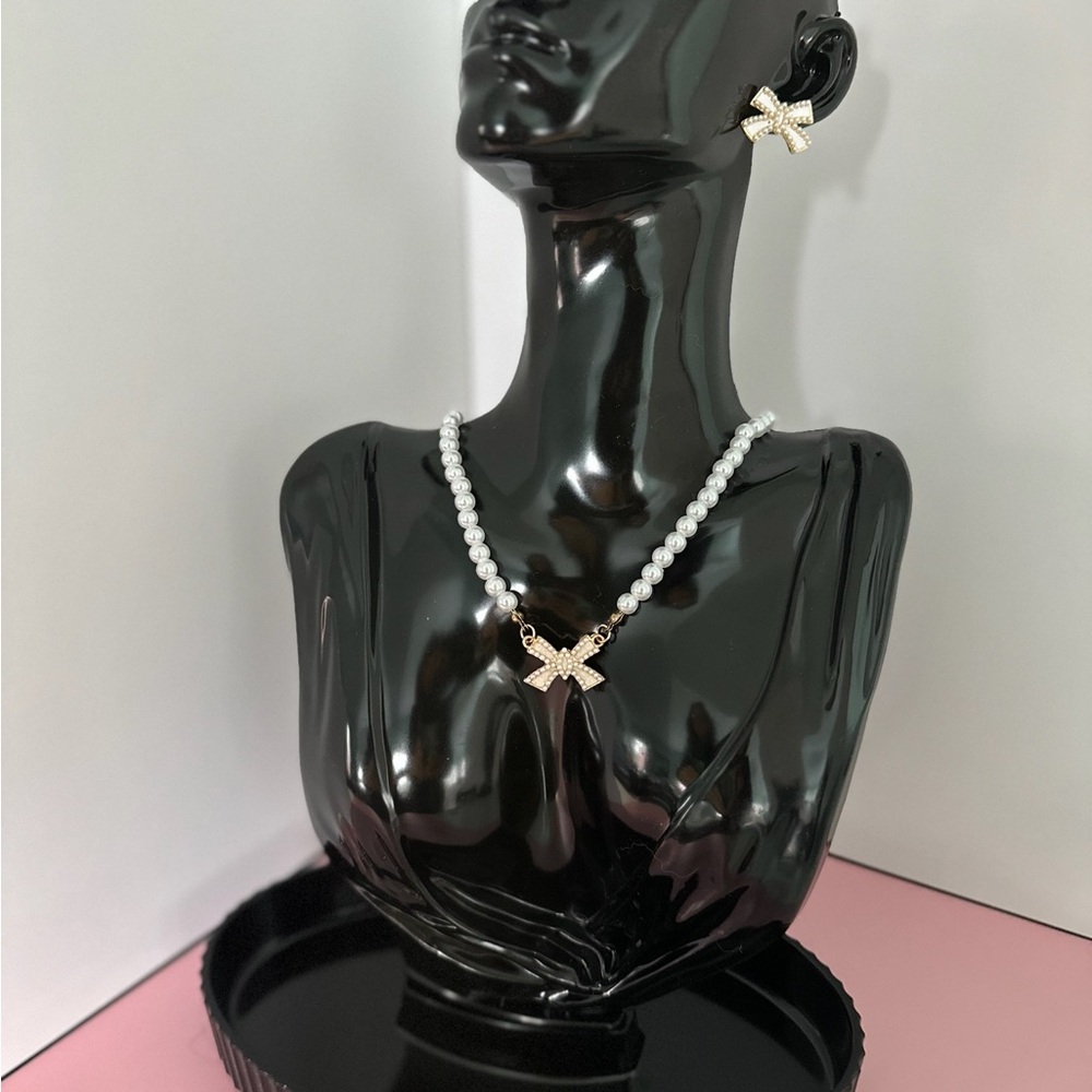 Elegant Pearl Necklace and Earring Set with Gold Accents
